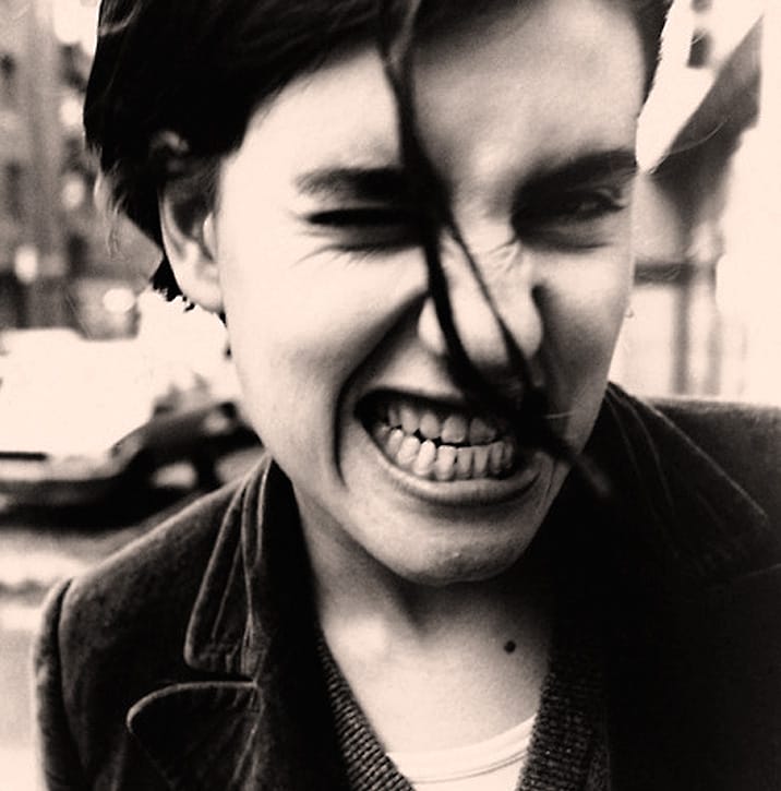 Elastica's inimitable Justine Frischmann and proof of dedicated flossing.