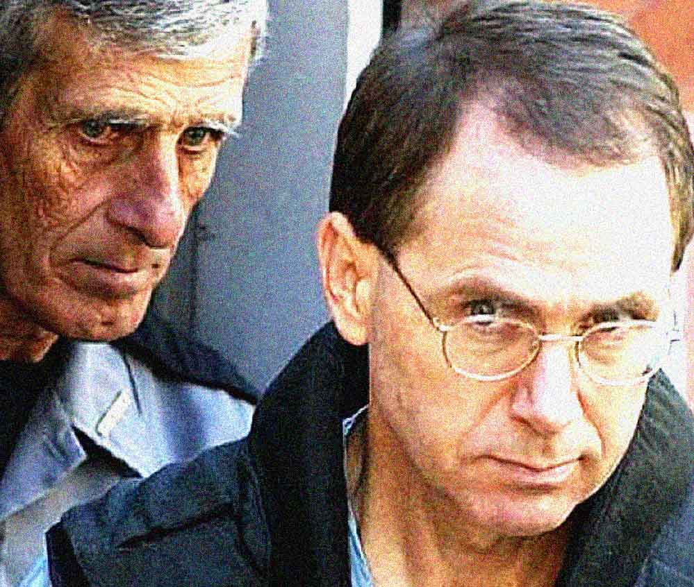 Historical photo of Robert De Niro and Bill Clinton, emphasizing classic moments in news, history, and music archives.