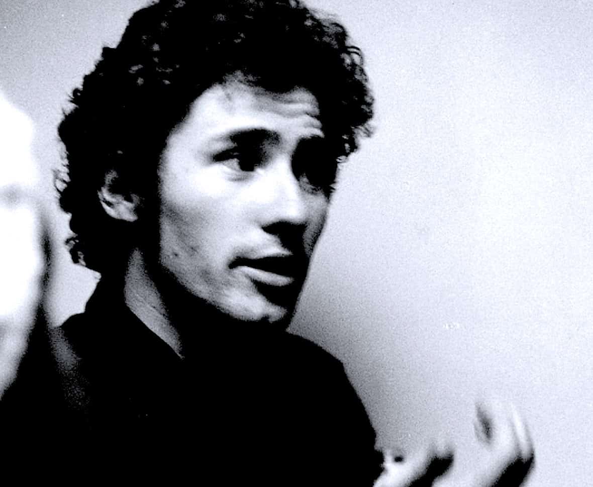 Jimi hendrix black and white portrait, iconic guitarist and musician, 1960s rock music, music memorabilia, legendary performer, Past Daily sound archive image.