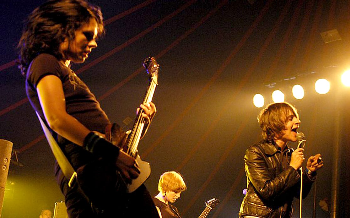 Ikara Colt - live at Lowlands 2002