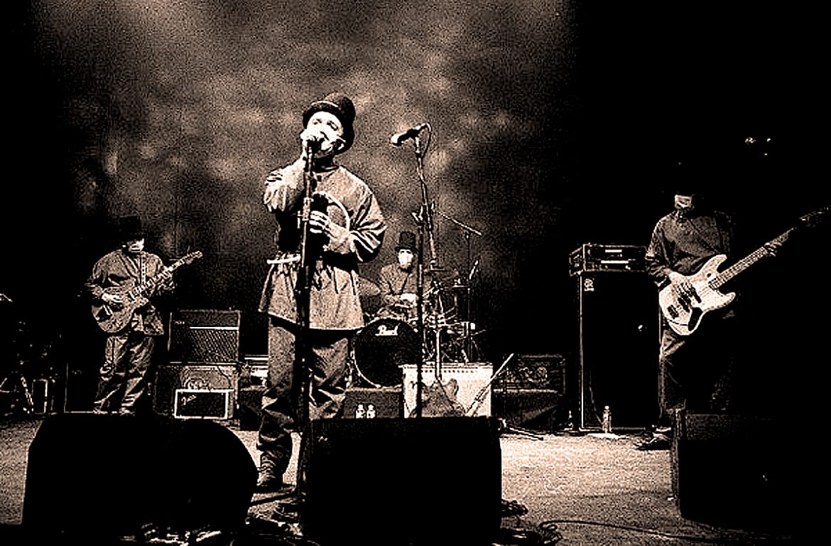 Clinic - live at Reading 1997