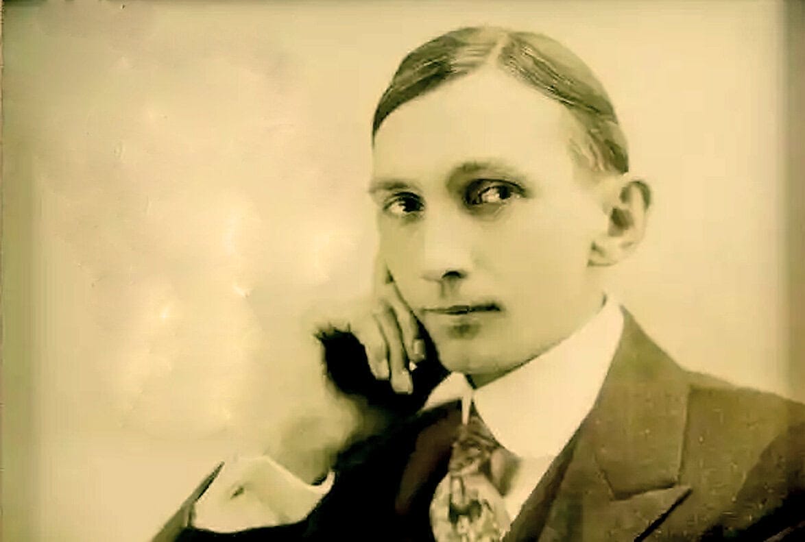 Vintage portrait of a woman in early 20th century attire, suitable for historical news archive, classic era fashion, Past Daily audio history collection, nostalgic black and white photography, historic cultural documentation.