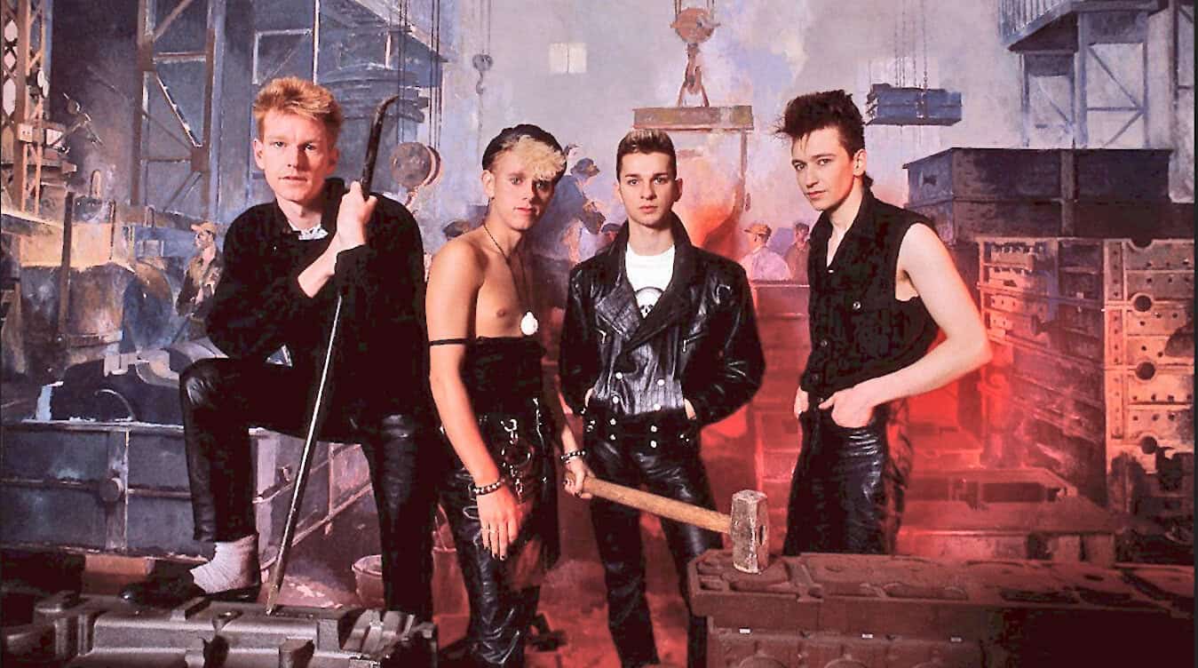 A logo of the Past Daily audio archive featuring music, news, and history recordings.