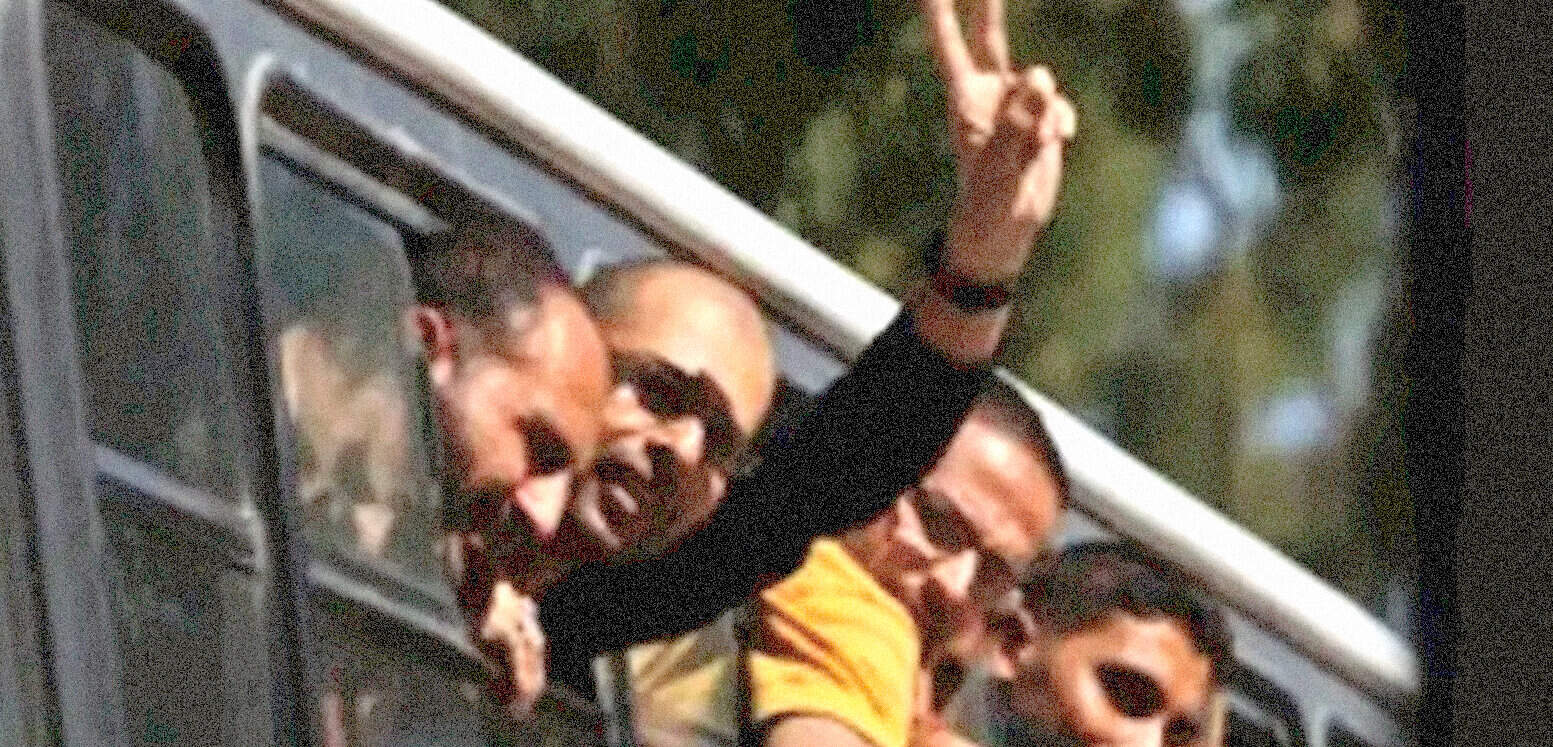 Past Daily news and music archive, diverse historical audio recordings, iconic news events, and cultural moments captured in sound. A unique sound archive celebrating historical news, music, and history.