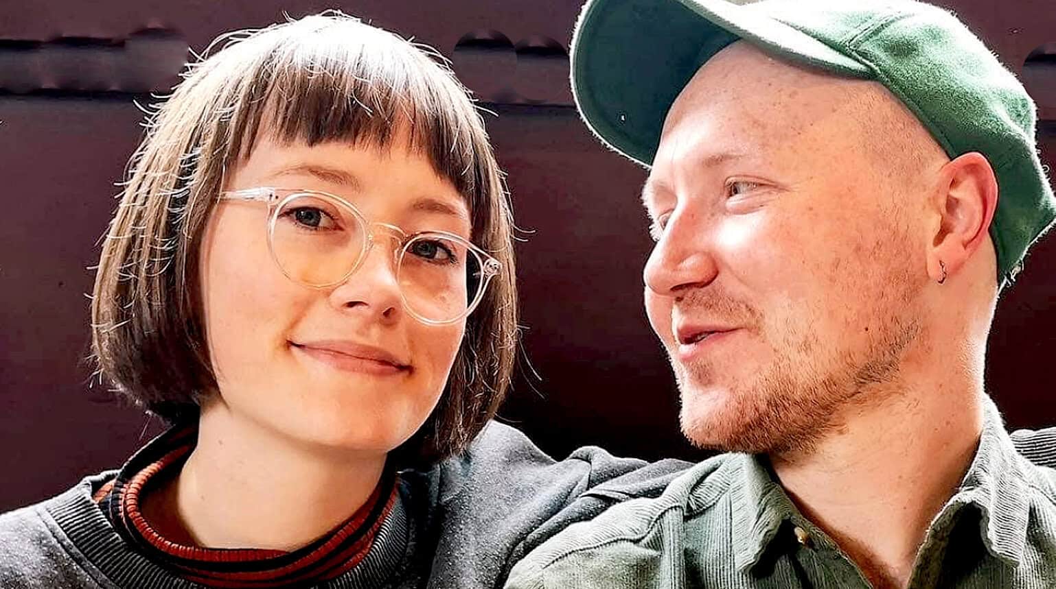 Vintage radio station broadcast featuring news, music, and historical recordings from Past Daily archive.